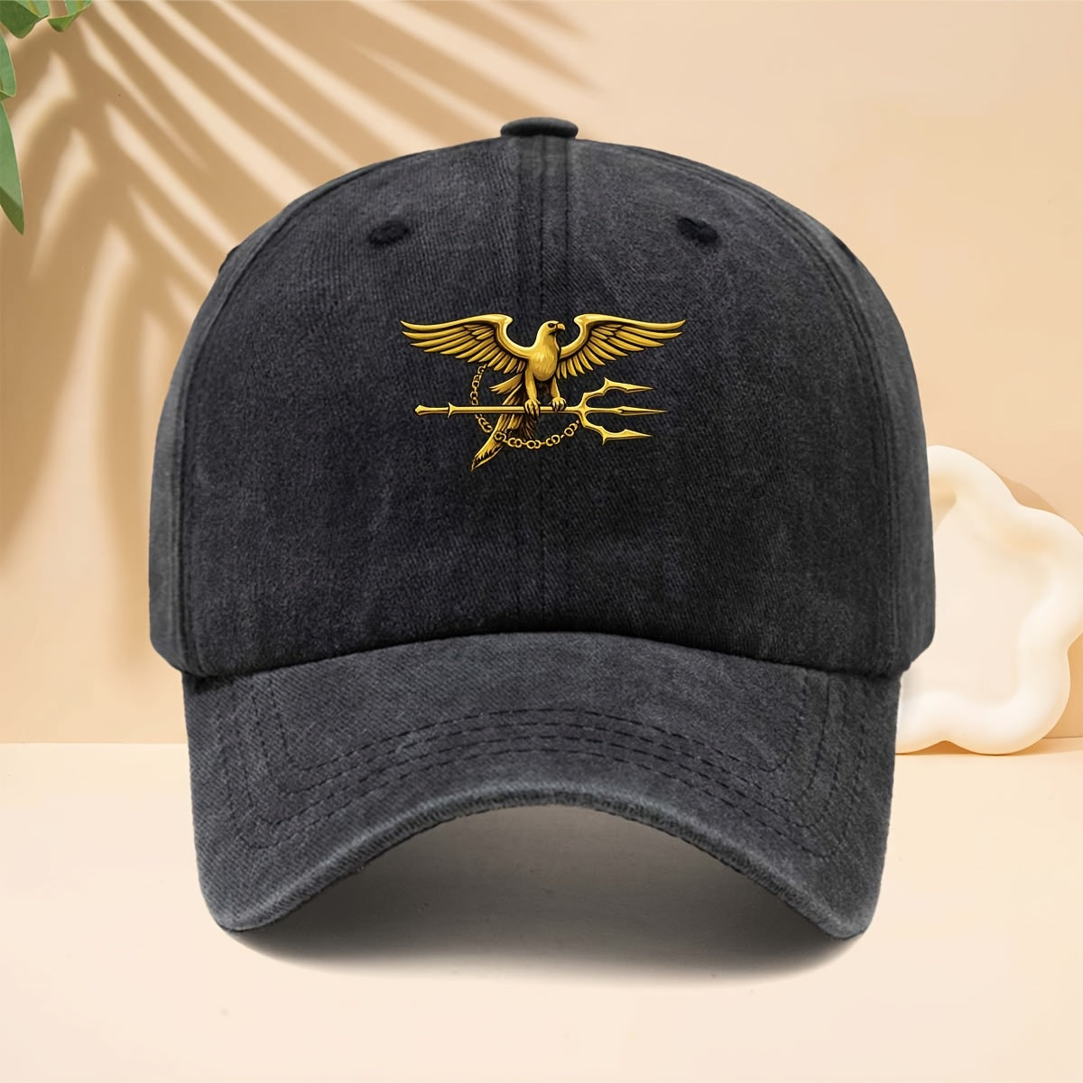 Baseball Cap with Golden Eagle Grasping Trident Pattern, American Retro Mythological Street Style Adjustable Unisex Casual Hat, All-Season Versatile Bent Brim Cap for Walking, Parties, Shopping, Dates, And Parties