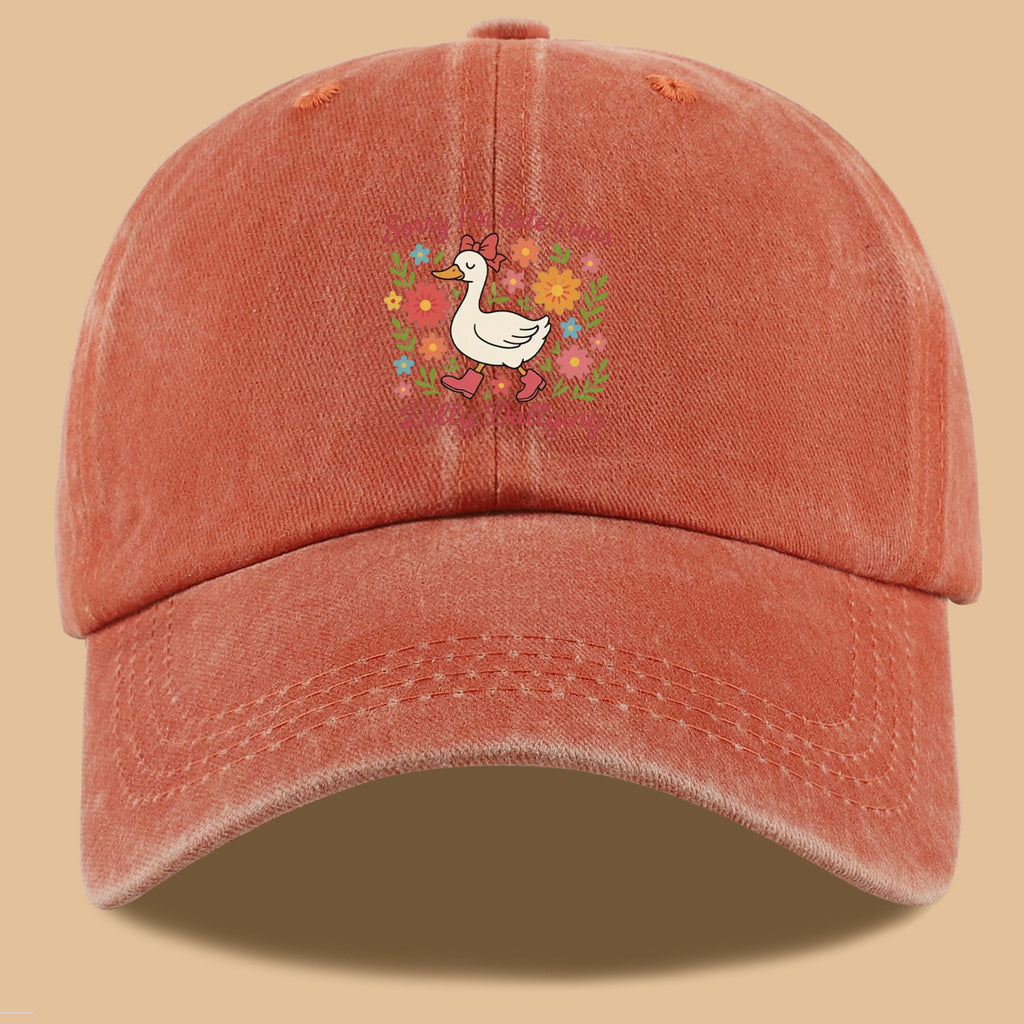 1pc Cute Duck "Sorry I'M Late, I Was Procrastinating" Printed Baseball Cap, Comfortable Breathable Sun Hat, Fashionable And Aesthetic Unisex Baseball Cap, Adjustable Size, Casual Duckbill Cap, Suitable for Picnics, Shopping, Dates, Walks, Vacations