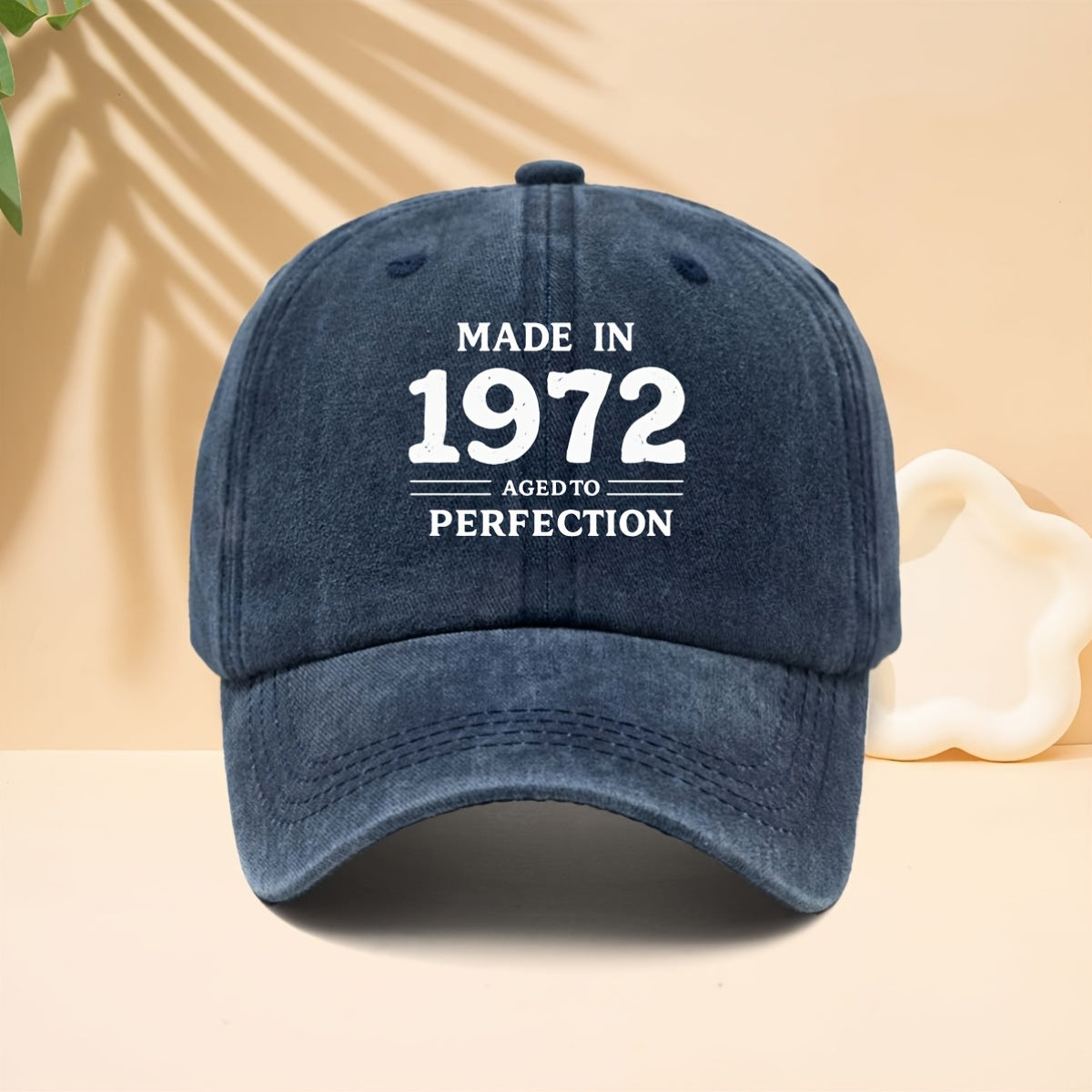 A Printed White Letter And Number 1972 Pattern Baseball Cap, Unisex Couple Style, Casual Hat for Check-Ins And Photos, Curved Brim, Washed And Distressed Duckbill Cap