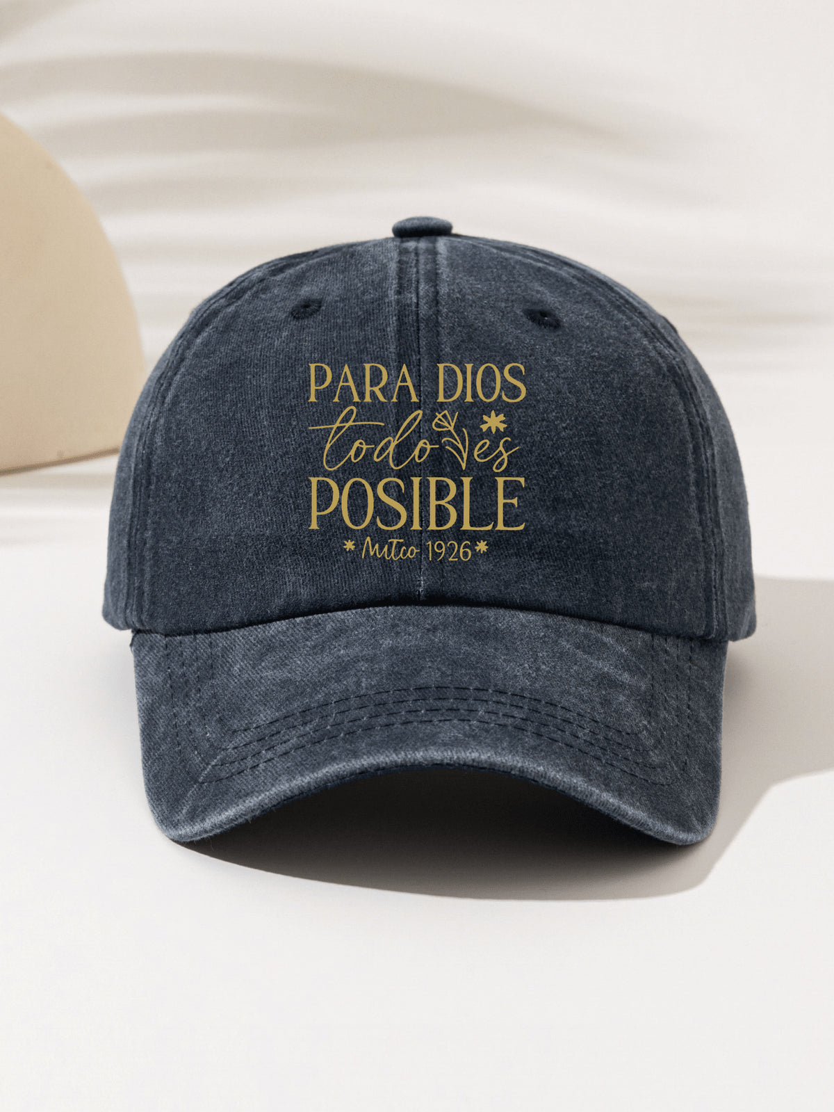1 Stück modische, minimalistische, ausgewaschene Baseballkappe mit "PARA DIOS POSIBLE 1926" Aufdruck am Schirm, stilvolles Geschenk für Familie und Freunde, geeignet für Outdoor-Sport, leicht und tragbar, Ganzjahres-Accessoire