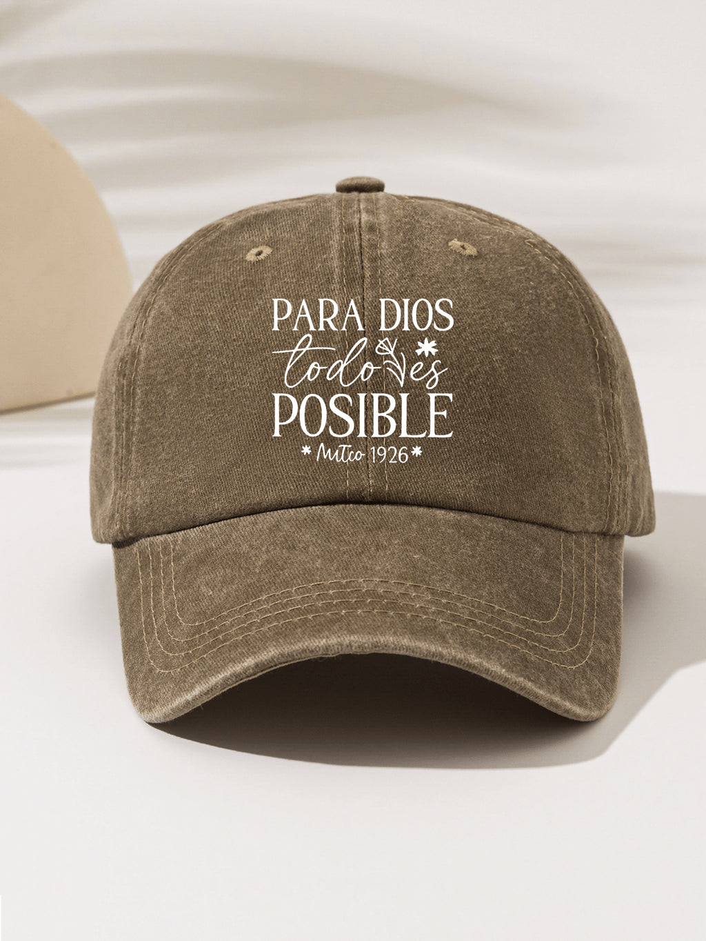 1 Stück modische, minimalistische, ausgewaschene Baseballkappe mit "PARA DIOS POSIBLE 1926" Aufdruck am Schirm, stilvolles Geschenk für Familie und Freunde, geeignet für Outdoor-Sport, leicht und tragbar, Ganzjahres-Accessoire
