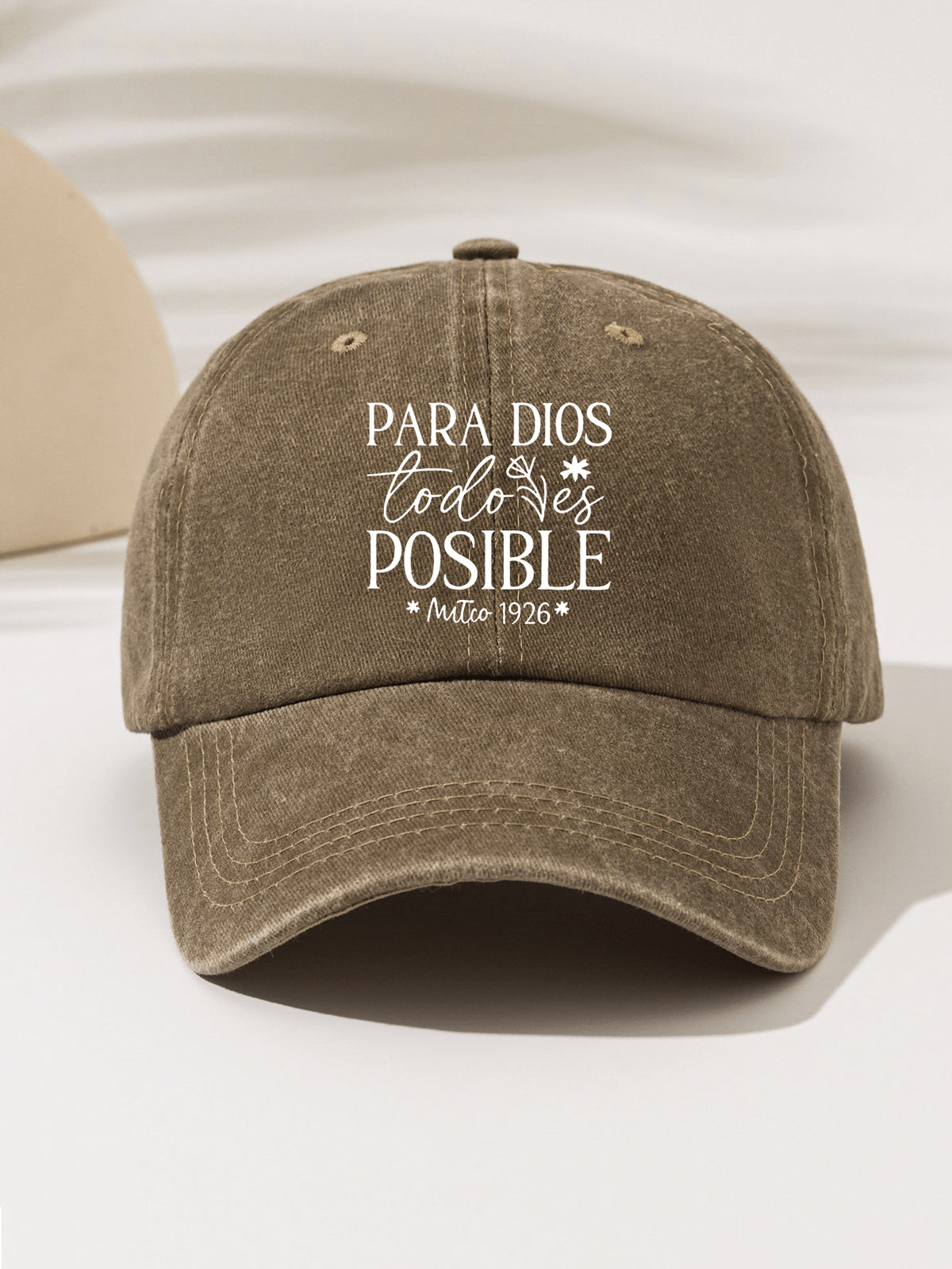 1 Stück modische, minimalistische, ausgewaschene Baseballkappe mit "PARA DIOS POSIBLE 1926" Aufdruck am Schirm, stilvolles Geschenk für Familie und Freunde, geeignet für Outdoor-Sport, leicht und tragbar, Ganzjahres-Accessoire