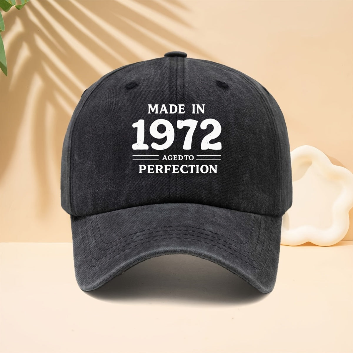 A Printed White Letter And Number 1972 Pattern Baseball Cap, Unisex Couple Style, Casual Hat for Check-Ins And Photos, Curved Brim, Washed And Distressed Duckbill Cap