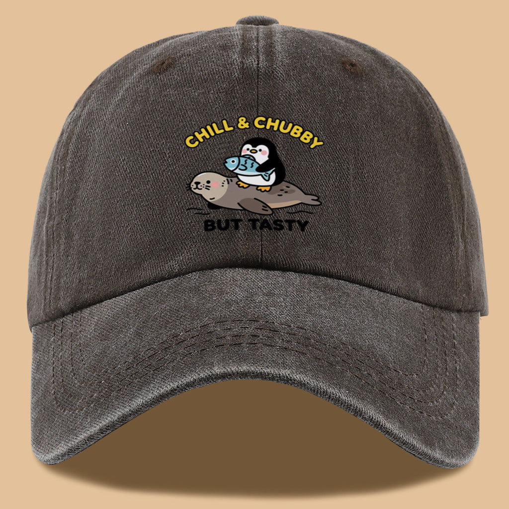 1pc 1pcs "CHILL & CHUBBY BUT TASTY" Penguin Hugging Fish on Seal Print Baseball Cap - Cute Duckbill Cap Suitable for Daily Outfits, Beach Vacations, Student Style, Adjustable Unisex Hat for &, Creative, Park Picnics