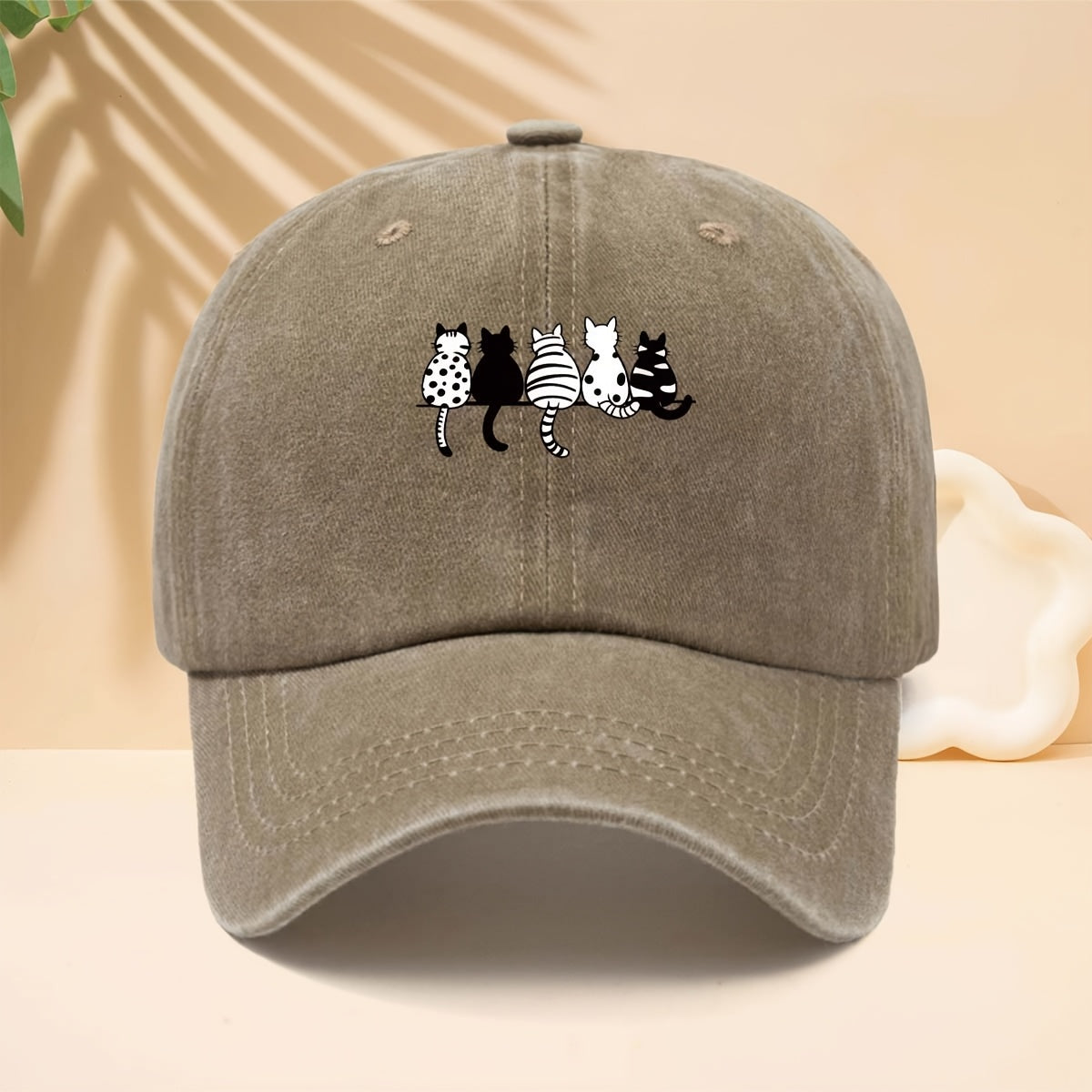Baseball Cap with Black And White Cat Back Print, American Healing Soft Cute Cat Fun Casual Style Curved Brim Hat for Walking, Gatherings, Dates, Shopping, Vacation, Travel