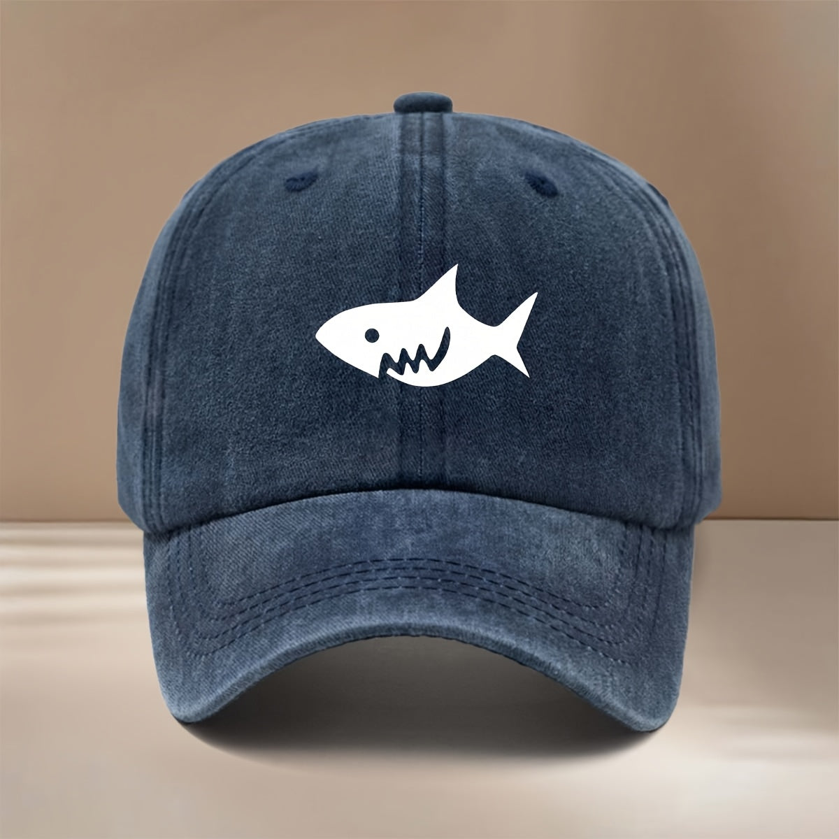 This Is a Stylish And Lightweight Baseball Cap Featuring a Cartoon Shark Design. It Is Adjustable in Size And Suitable for Both Men And Women, Making It a Trendy Choice for Outdoor Sports, Gatherings