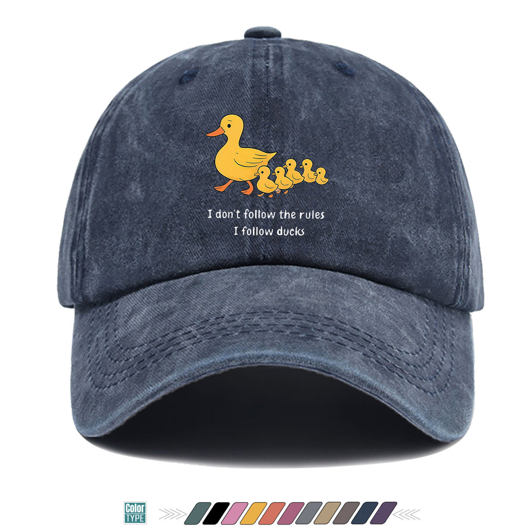 1pc Cartoon Mother Duck with Five Ducklings Print Baseball Cap, Retro Glitch Art Style Striped Background, Funny Slogan "I Don'T Follow The Rules, I Follow The Ducks", Comfortable And Breathable Sun Hat