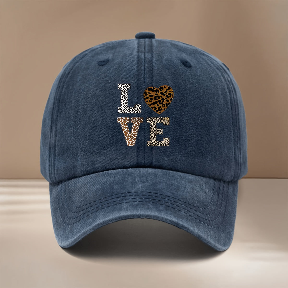 This Is a Leopard Print LOVE Pattern Baseball Cap, Fashionable And Comfortable Adjustable Size Duckbill Hat, Unisex Individual Easy Curved Brim Cap for Outdoor Sports, Dining, Camping, And Casual Wear