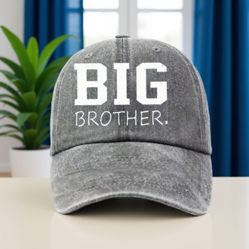 BIG BROTHER 棒球帽 - 深红色帽子带醒目白色字母，可调节绑带，轻便透气防晒 - 男女通用运动帽，适合日常、运动、礼物（可机洗）- 生日、母亲节、亡灵节理想选择 - BIG BROTHER 字样设计