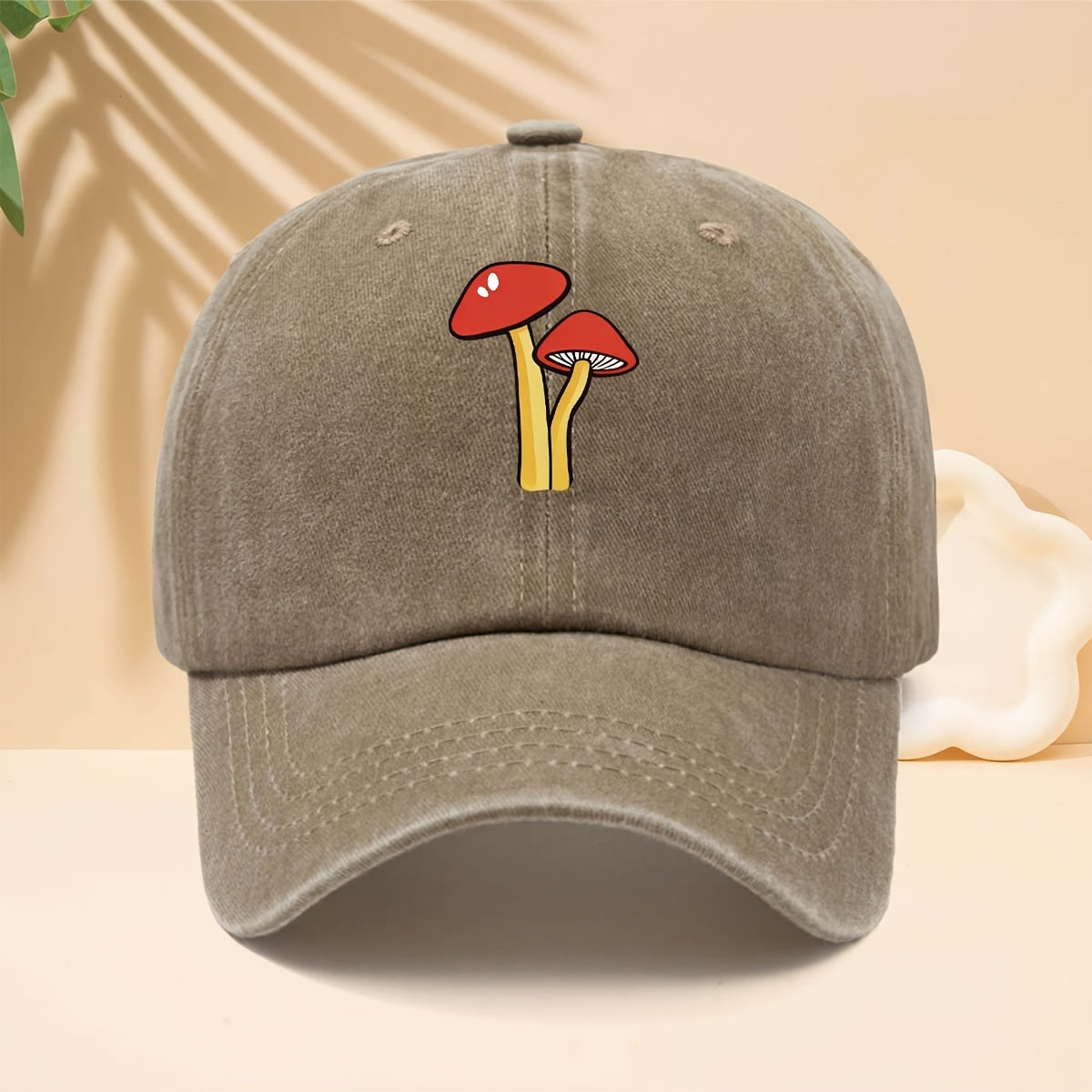 Baseball Cap with Red And White Cartoon Mushroom Print, American Forest Style Healing High Street Style Duckbill Cap Adjustable Size Unisex Casual Hat Versatile Neutral Style All-Season Curved Brim Hat for Walking, Gatherings, Shopping, Dates