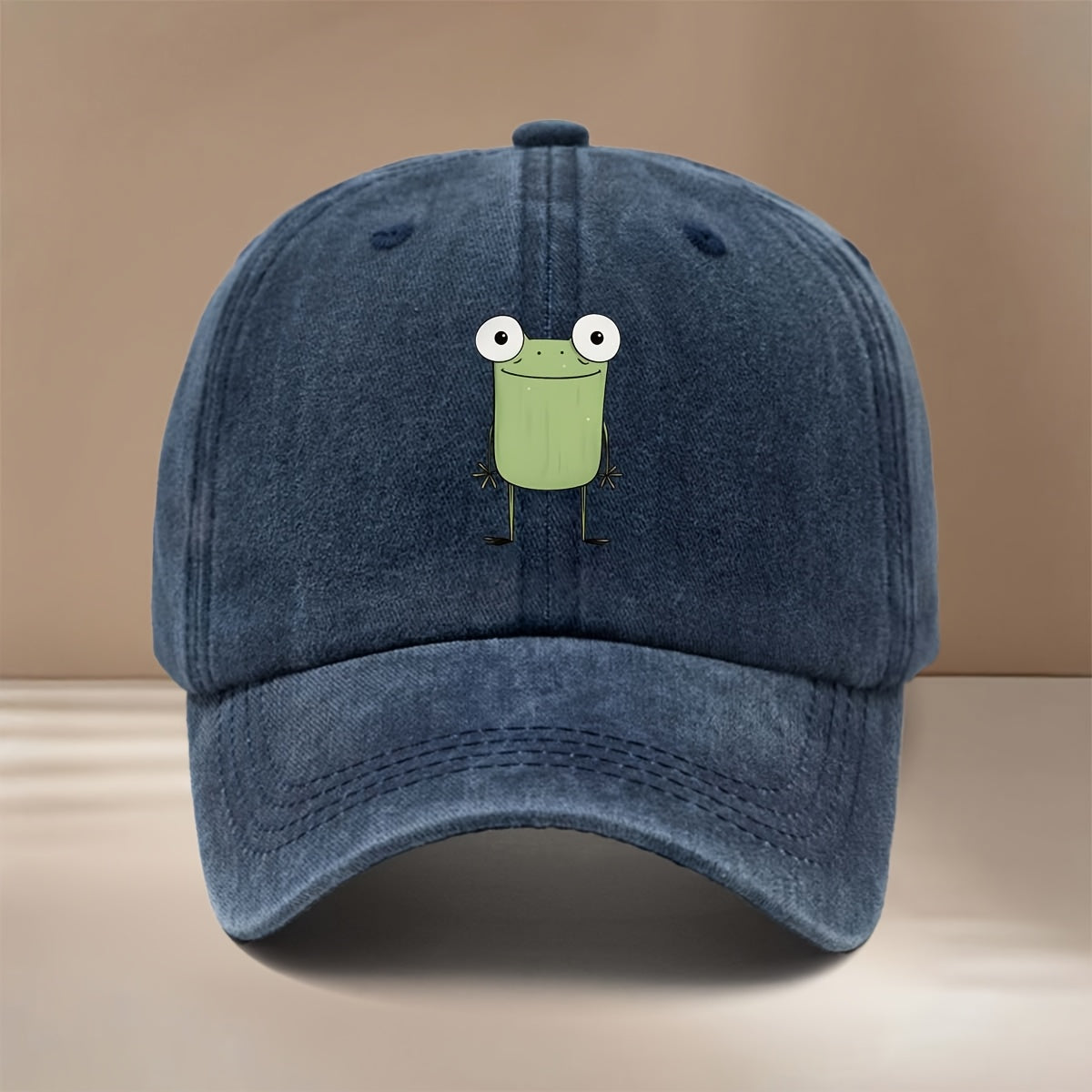 This Is a Baseball Cap Featuring a Minimalist Frog Design, Suitable for All Seasons with an Adjustable Size. It's a Casual Unisex Hat That's Lightweight and Stylish, Perfect for Outdoor Activities, Gatherings, Camping, and as a Trendy Curved-brim Cap