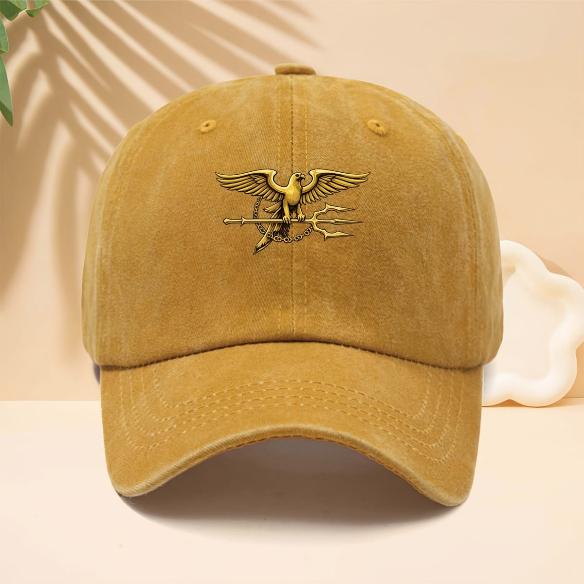 Baseball Cap with Golden Eagle Grasping Trident Pattern, American Retro Mythological Street Style Adjustable Unisex Casual Hat, All-Season Versatile Bent Brim Cap for Walking, Parties, Shopping, Dates, And Parties