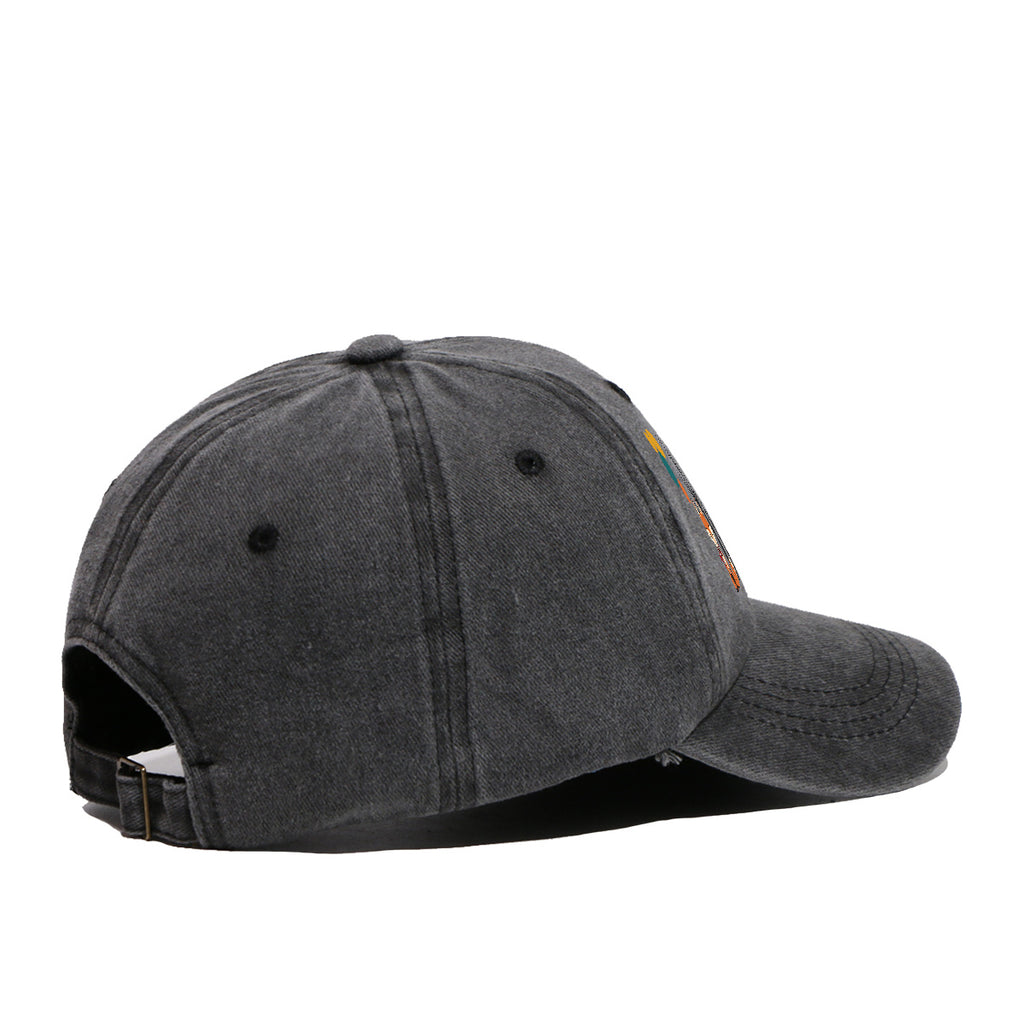 1pc Cartoon Fox Wearing Red Scarf Print Baseball Cap Colorful Geometric Background Sun Hat Fashionable And Beautiful Unisex Duck Tongue Cap Adjustable Size Casual Travel Hat Street Trendsetter Essential Suitable for Daily Wear, Shopping, Travel