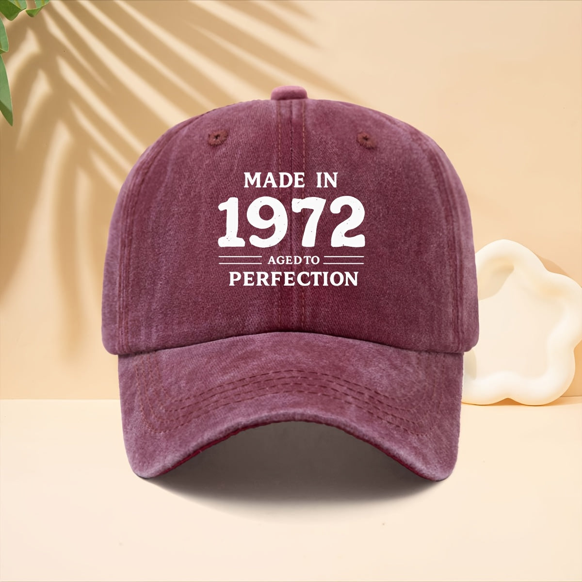 A Printed White Letter And Number 1972 Pattern Baseball Cap, Unisex Couple Style, Casual Hat for Check-Ins And Photos, Curved Brim, Washed And Distressed Duckbill Cap