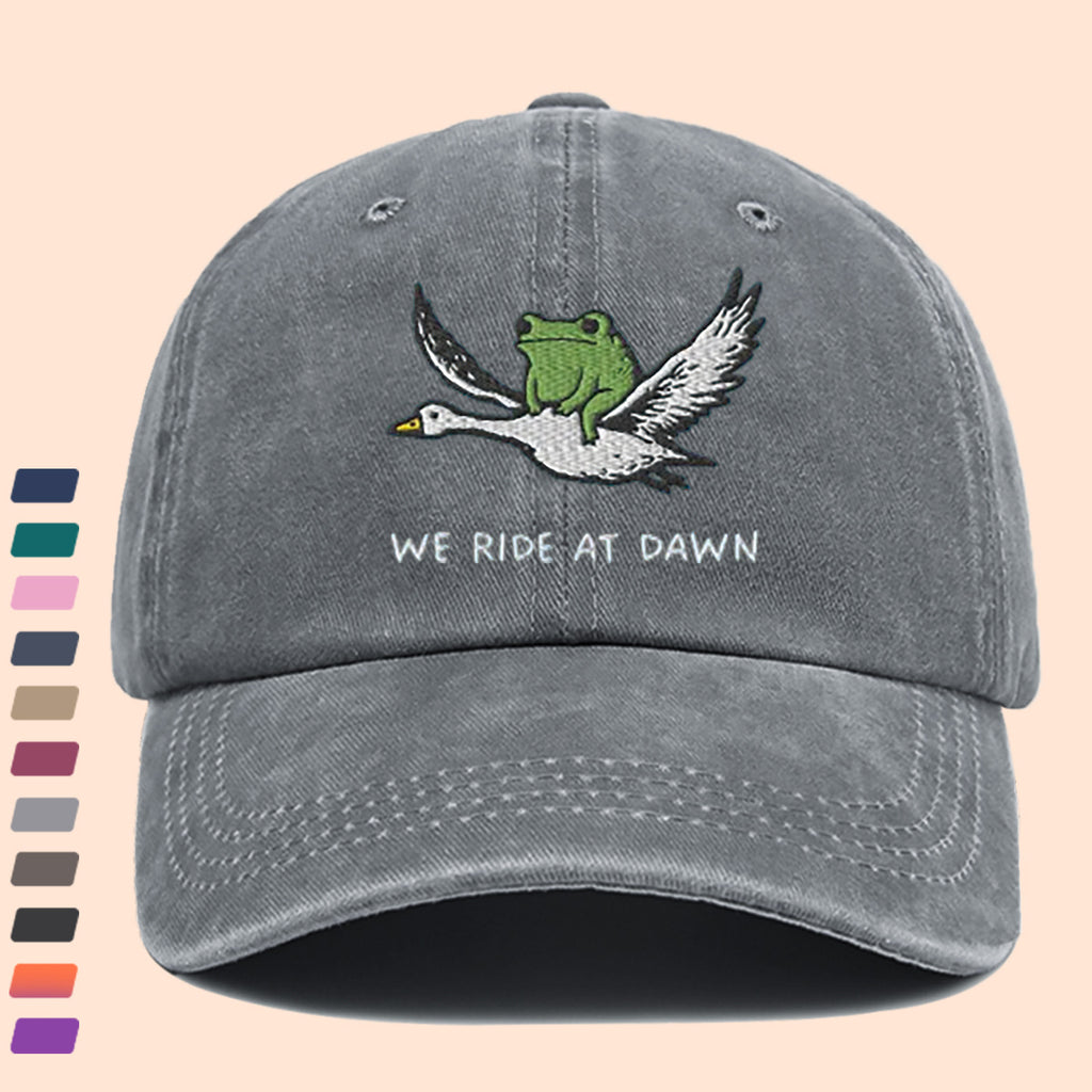 1pc Frog Riding a Goose Printed Flat Print Baseball Cap, Slimming When Worn. Stylish and Unique, Adjustable Size, Suitable for Both Men and Women. Ideal for Outdoor Activities, Vacations, Parties, Cycling, Daily Outings, or as a Holiday Gift.