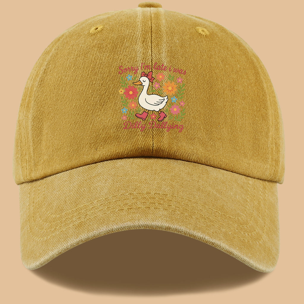 1pc Cute Duck "Sorry I'M Late, I Was Procrastinating" Printed Baseball Cap, Comfortable Breathable Sun Hat, Fashionable And Aesthetic Unisex Baseball Cap, Adjustable Size, Casual Duckbill Cap, Suitable for Picnics, Shopping, Dates, Walks, Vacations