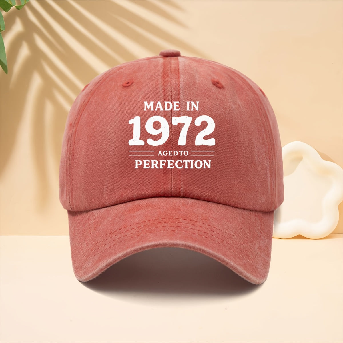A Printed White Letter And Number 1972 Pattern Baseball Cap, Unisex Couple Style, Casual Hat for Check-Ins And Photos, Curved Brim, Washed And Distressed Duckbill Cap