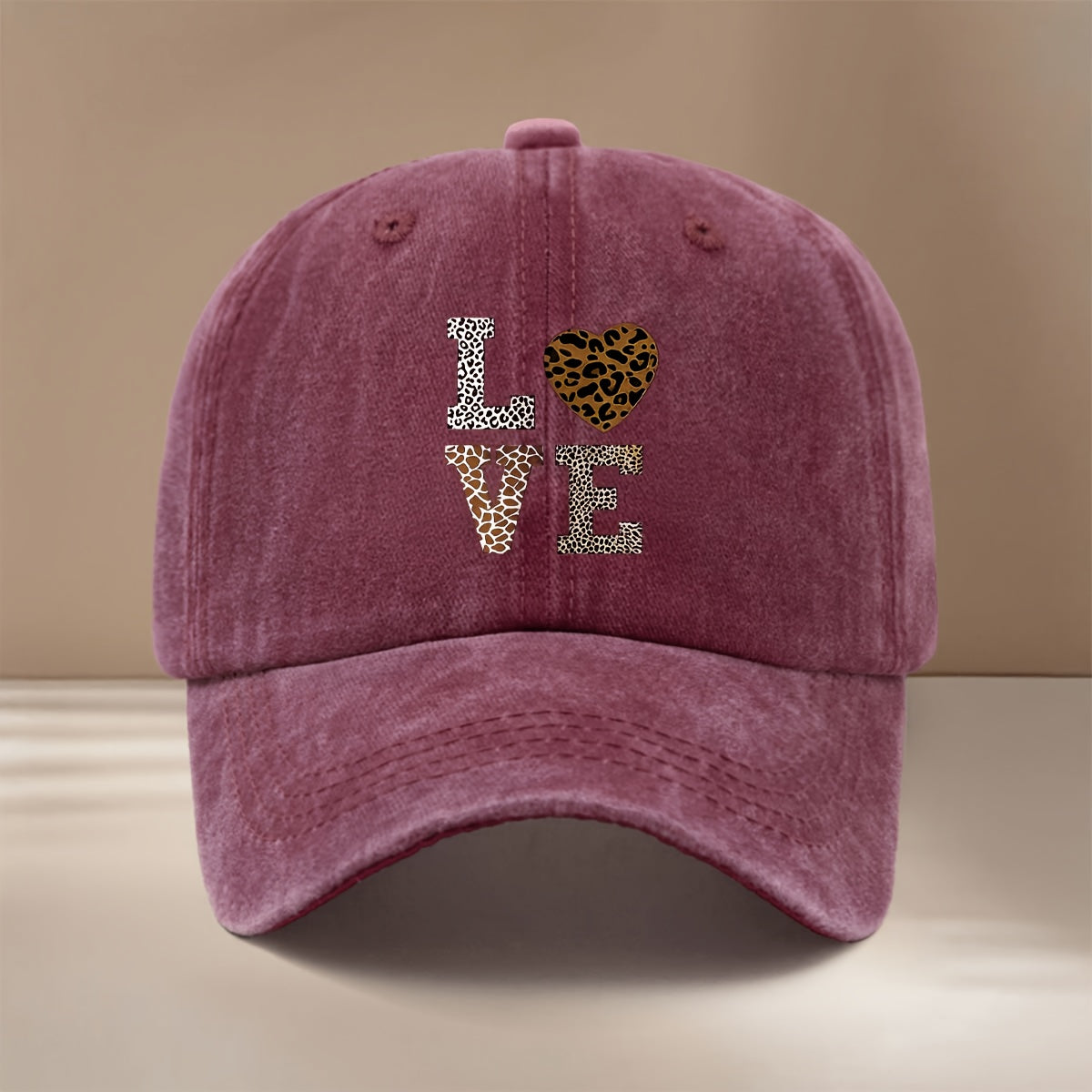 This Is a Leopard Print LOVE Pattern Baseball Cap, Fashionable And Comfortable Adjustable Size Duckbill Hat, Unisex Individual Easy Curved Brim Cap for Outdoor Sports, Dining, Camping, And Casual Wear
