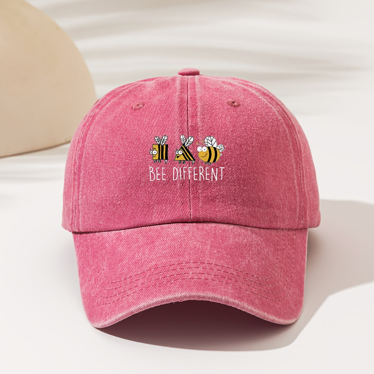 1pc Fashionable And Easy Washed Baseball Cap with "DIFFERENT Three Bees" Printed Pattern, a Must-Have Fashion Item for Both Men And Women, High Aesthetic Value, Suitable for All Seasons, Decorative Style