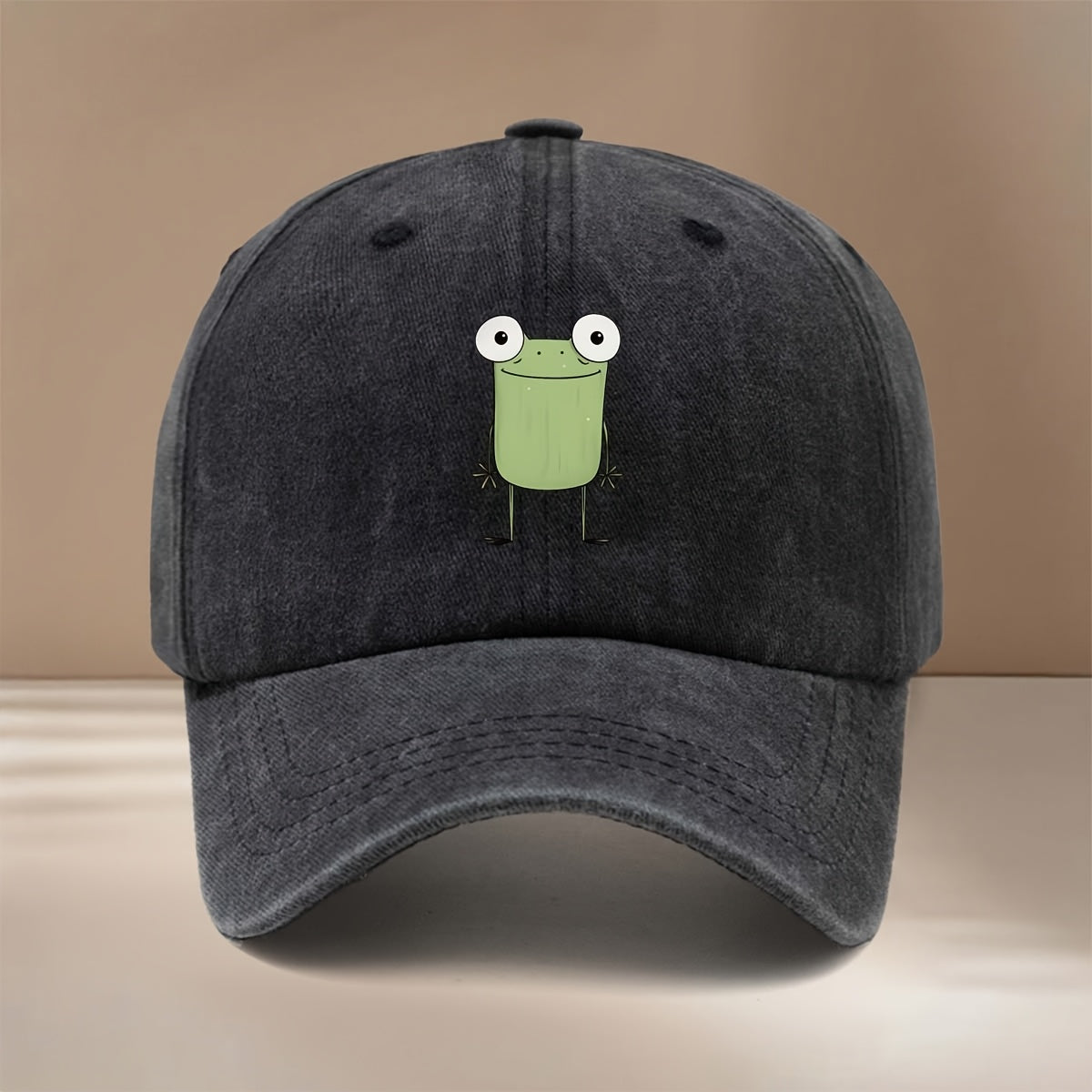 This Is a Baseball Cap Featuring a Minimalist Frog Design, Suitable for All Seasons with an Adjustable Size. It's a Casual Unisex Hat That's Lightweight and Stylish, Perfect for Outdoor Activities, Gatherings, Camping, and as a Trendy Curved-brim Cap