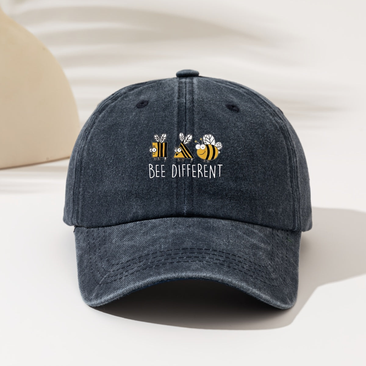 1pc Fashionable And Easy Washed Baseball Cap with "DIFFERENT Three Bees" Printed Pattern, a Must-Have Fashion Item for Both Men And Women, High Aesthetic Value, Suitable for All Seasons, Decorative Style